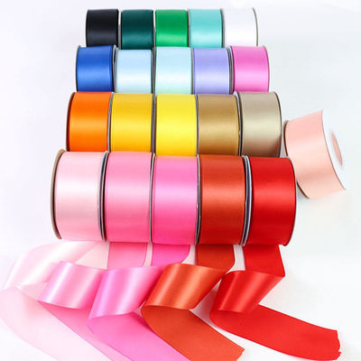 Hochfestigkeit kundenspezifisch angepasste doppelte Fläche 100% Polyester RPET Plain Silk Satin Ribbon Roll