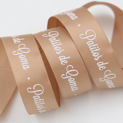 Elastizierte Bogen aus Satinband mit Streckschleife für Geschenkboxen