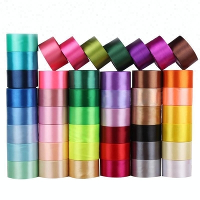 Custom Pattern Double Face 100% Polyester RPET Satin Band Roll für langlebige Verpackungen